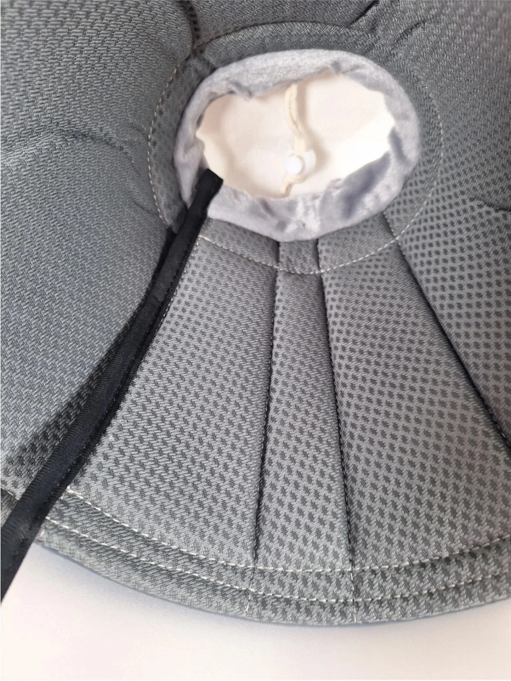DOG CONE Adjustable Button Closure Design Comfy Dog Cones Size Medium 11-15.5